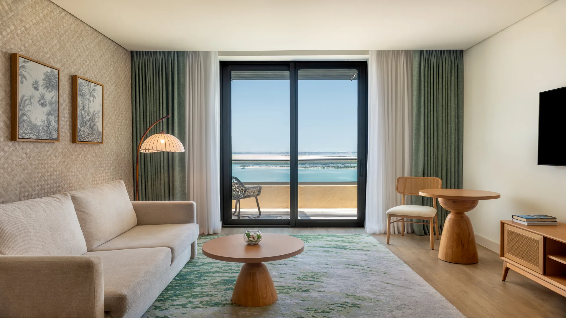 1 bedroom suite sea view with balcony