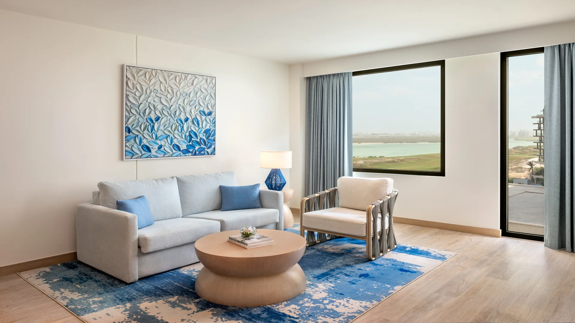 1 bedroom suite sea view with dining kitchenette